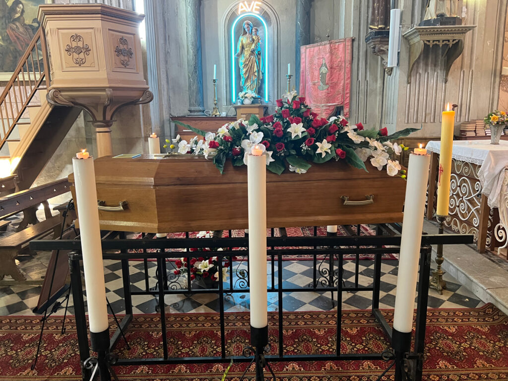 Funerailles d'Antoinette VERSINI le Er juillet à Lyon et le 3 juillet à Marignana (Corse)